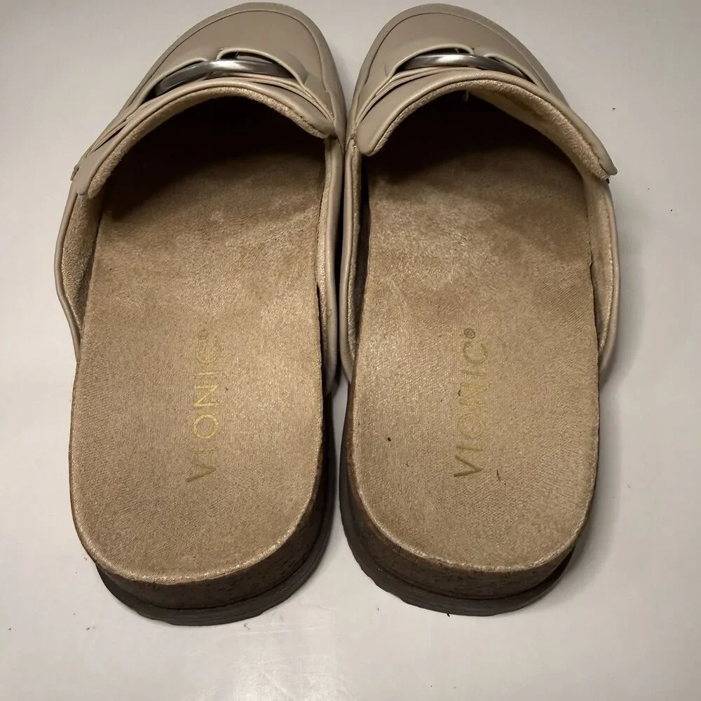 Vionic Jordan Mule Clogs Womens 8 Beige Leather Slip On Comfort Loafers EUC